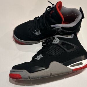 Nike Air Jordan 4 Retro Black/Red Sneakers size 5.5Y Kids basketball shoes